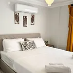 Moonlight Sea View Apartman