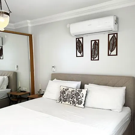 Апартаменты Moonlight Sea View *