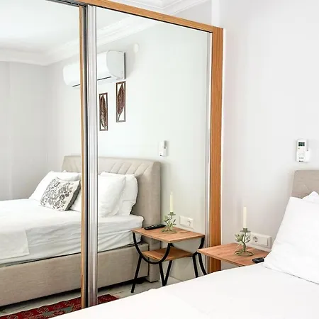 Moonlight Sea View Апартаменты *