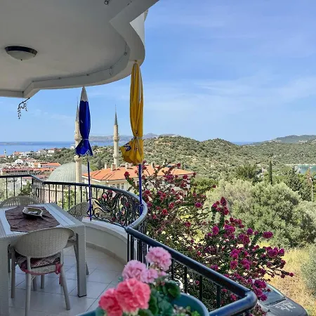 Moonlight Sea View Апартаменты