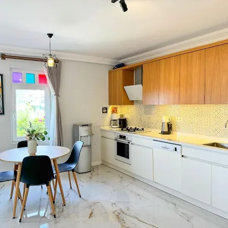 Апартаменты Moonlight Sea View *