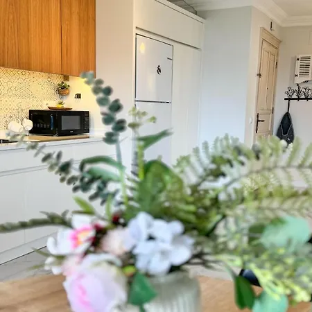 Moonlight Sea View Каш