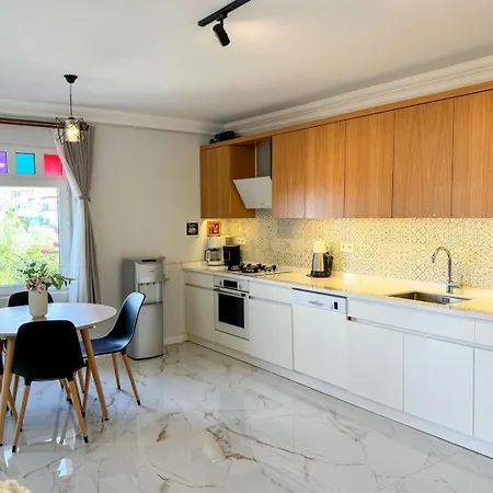 Moonlight Sea View Apartman