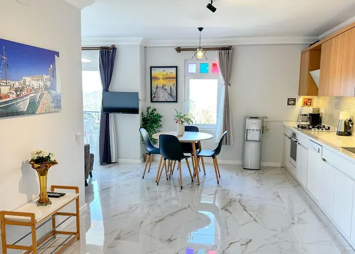 Moonlight Sea View Apartman *